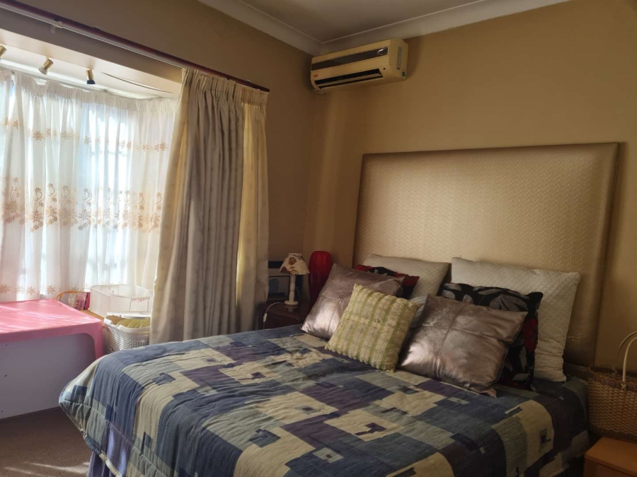 5 Bedroom Property for Sale in Beyerspark Gauteng