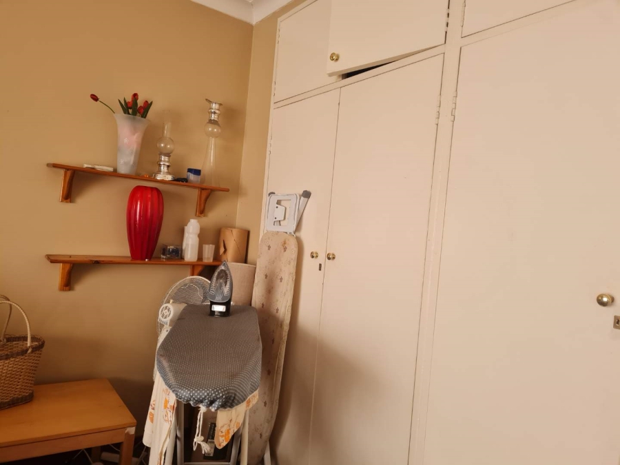 5 Bedroom Property for Sale in Beyerspark Gauteng