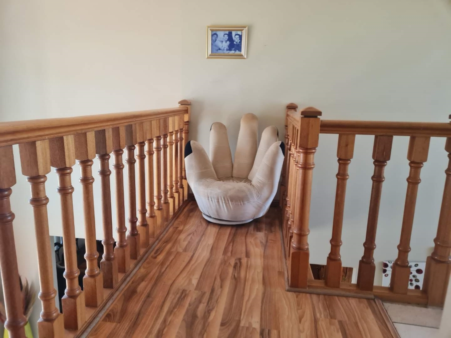 5 Bedroom Property for Sale in Beyerspark Gauteng