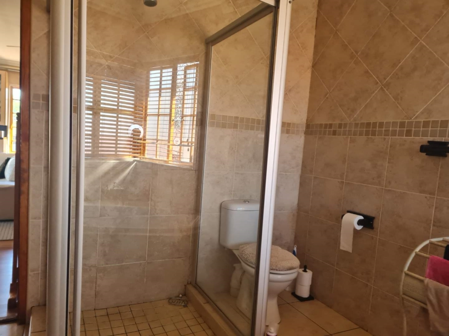 5 Bedroom Property for Sale in Beyerspark Gauteng