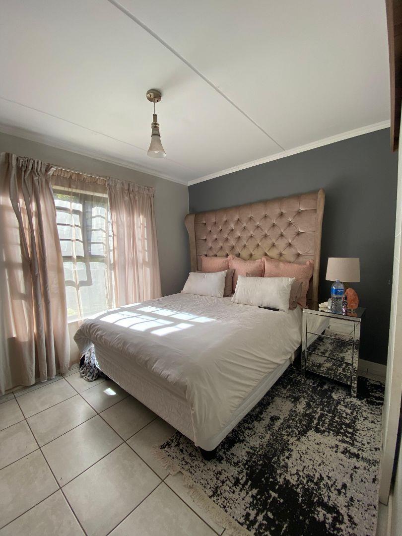 2 Bedroom Property for Sale in Lilianton Gauteng