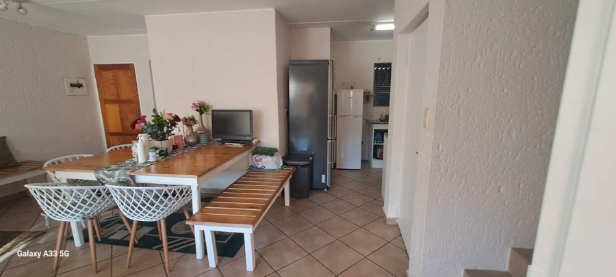 3 Bedroom Property for Sale in Buccleuch Gauteng