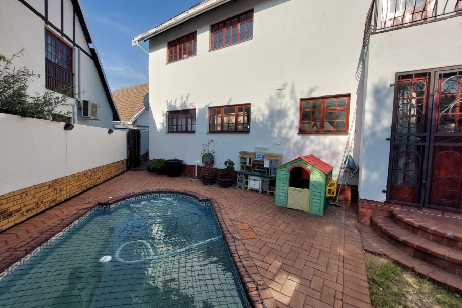 4 Bedroom Property for Sale in Barbeque Downs Gauteng