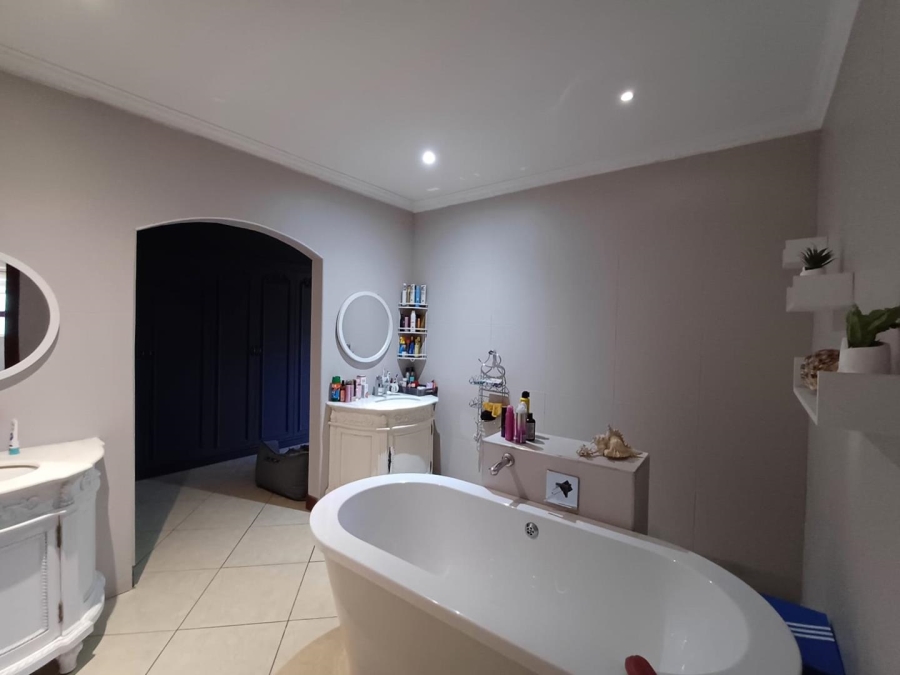To Let 5 Bedroom Property for Rent in North Riding Gauteng