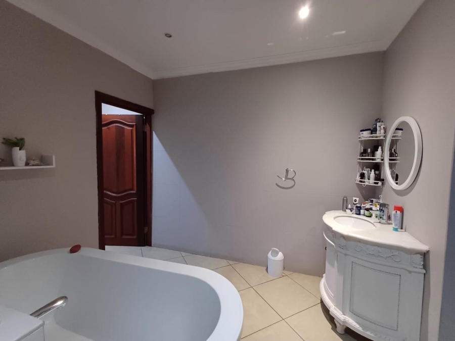 To Let 5 Bedroom Property for Rent in North Riding Gauteng