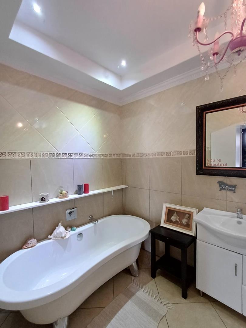 To Let 5 Bedroom Property for Rent in North Riding Gauteng