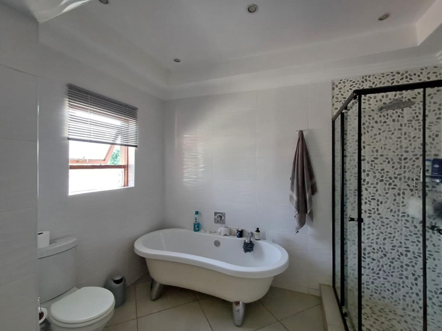 To Let 5 Bedroom Property for Rent in North Riding Gauteng