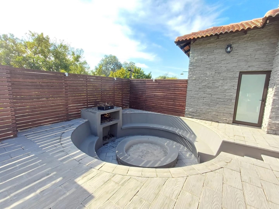 To Let 5 Bedroom Property for Rent in North Riding Gauteng