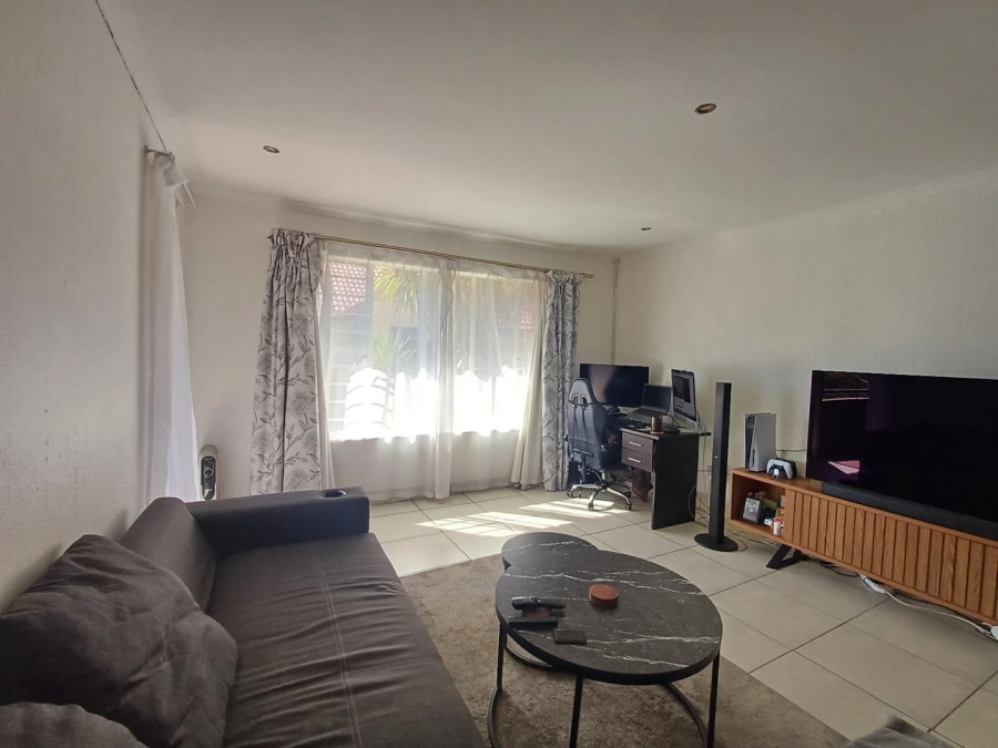 To Let 2 Bedroom Property for Rent in Malanshof Gauteng