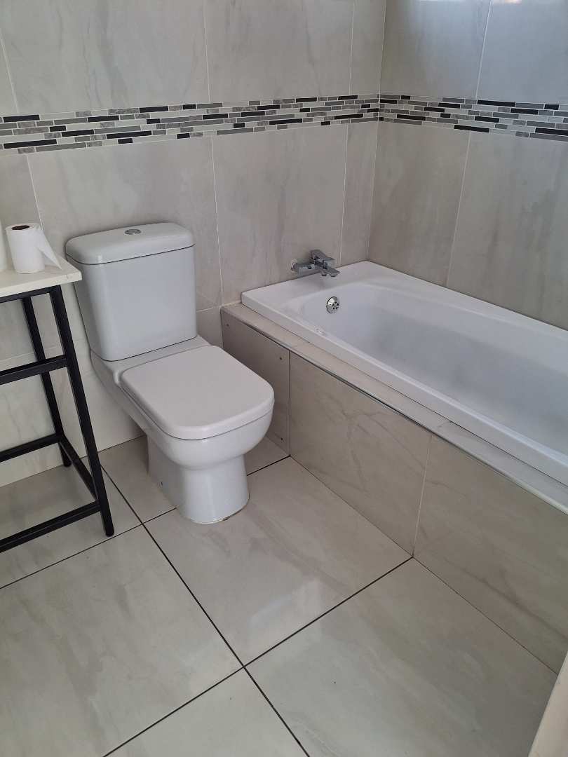 To Let 2 Bedroom Property for Rent in Linmeyer Gauteng
