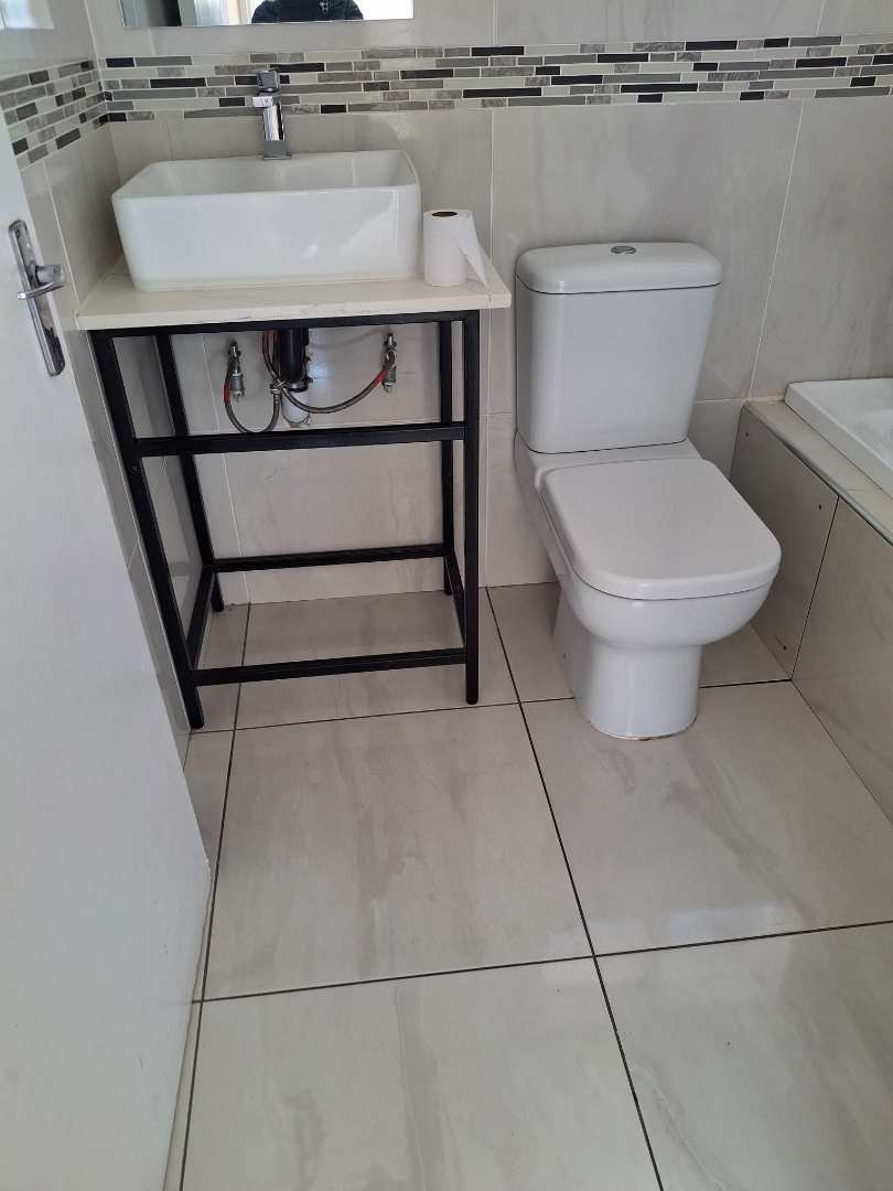 To Let 2 Bedroom Property for Rent in Linmeyer Gauteng