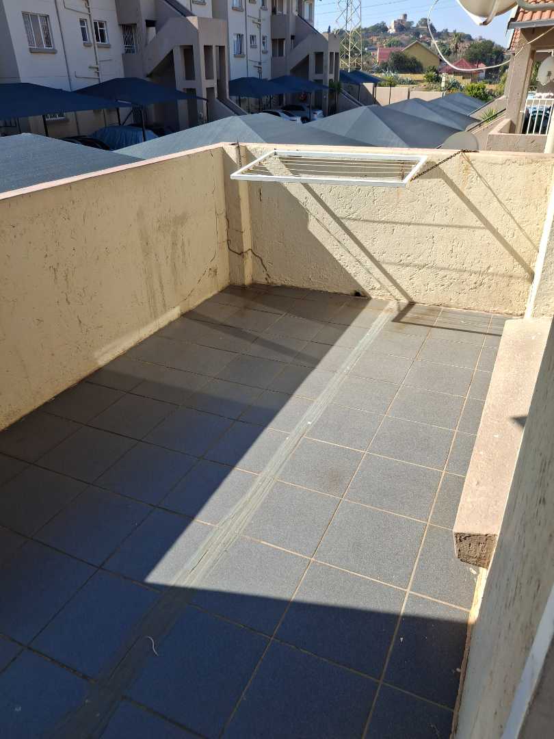 To Let 2 Bedroom Property for Rent in Linmeyer Gauteng
