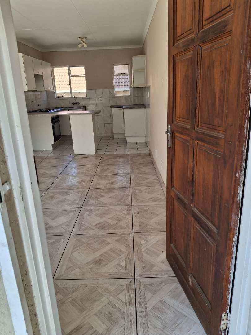 To Let 2 Bedroom Property for Rent in Linmeyer Gauteng