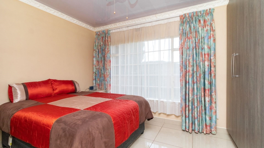 3 Bedroom Property for Sale in Mackenzie Park Gauteng