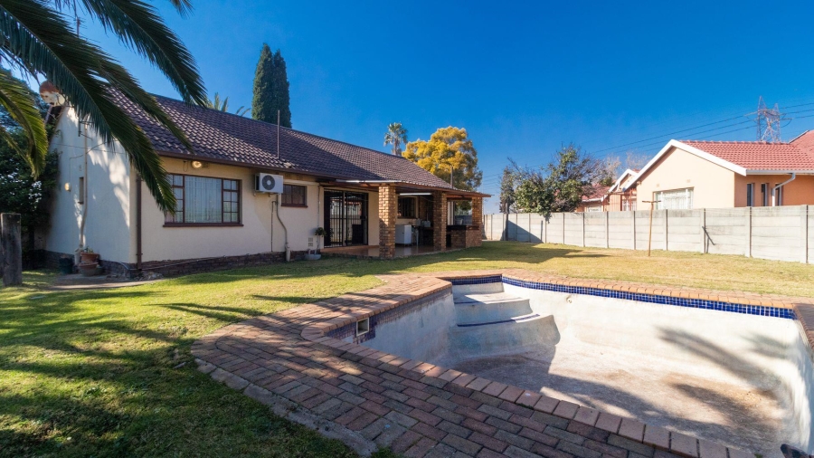 3 Bedroom Property for Sale in Mackenzie Park Gauteng