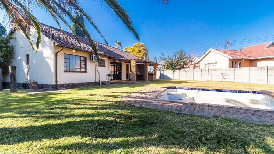 3 Bedroom Property for Sale in Mackenzie Park Gauteng