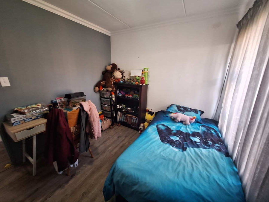 To Let 2 Bedroom Property for Rent in Weltevreden Park Gauteng