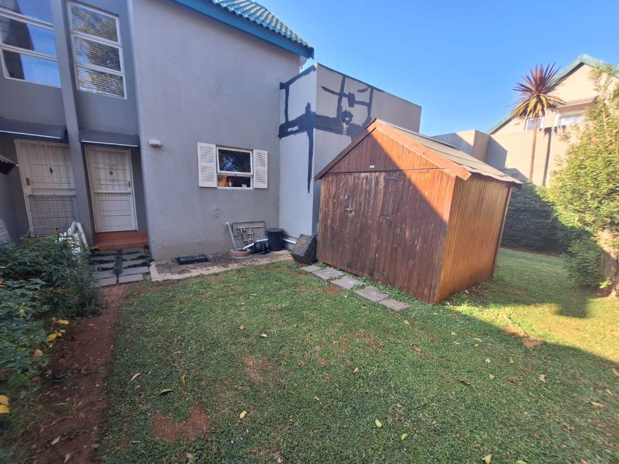 To Let 2 Bedroom Property for Rent in Weltevreden Park Gauteng