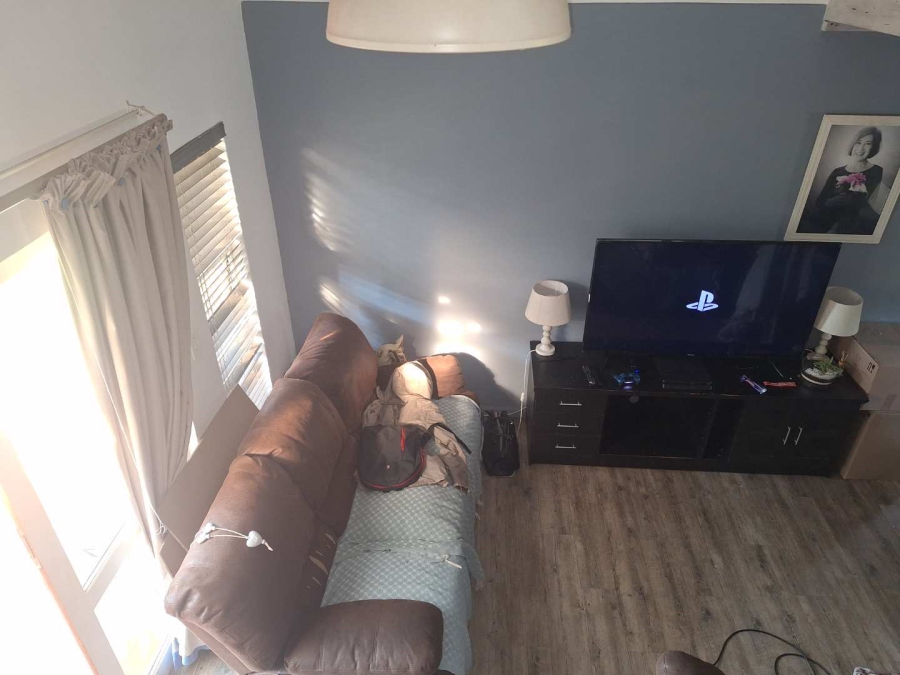 To Let 2 Bedroom Property for Rent in Weltevreden Park Gauteng