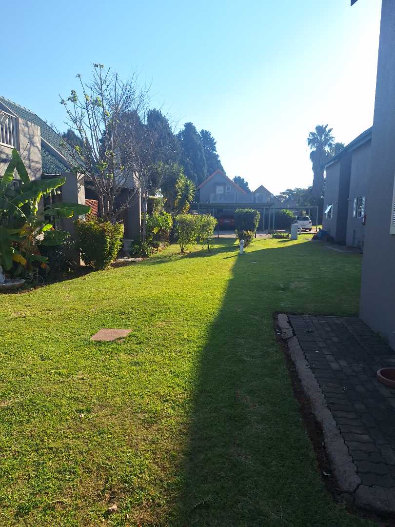 To Let 2 Bedroom Property for Rent in Weltevreden Park Gauteng