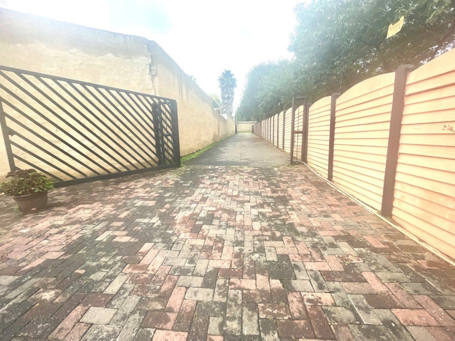 3 Bedroom Property for Sale in Esther Park Gauteng
