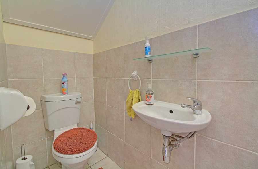 3 Bedroom Property for Sale in Wilgeheuwel Gauteng