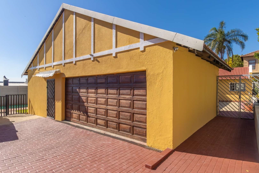 3 Bedroom Property for Sale in Bromhof Gauteng