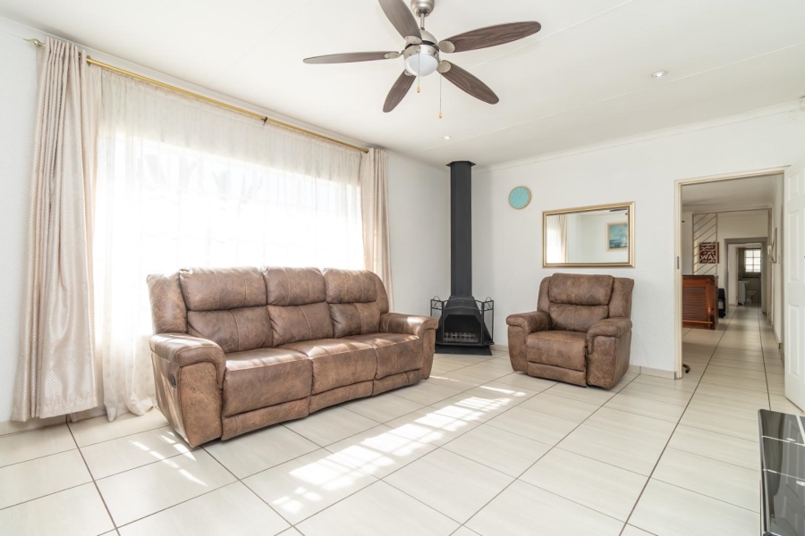 3 Bedroom Property for Sale in Bromhof Gauteng