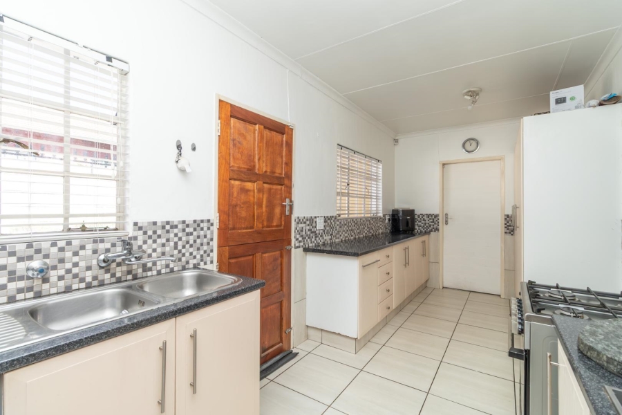 3 Bedroom Property for Sale in Bromhof Gauteng