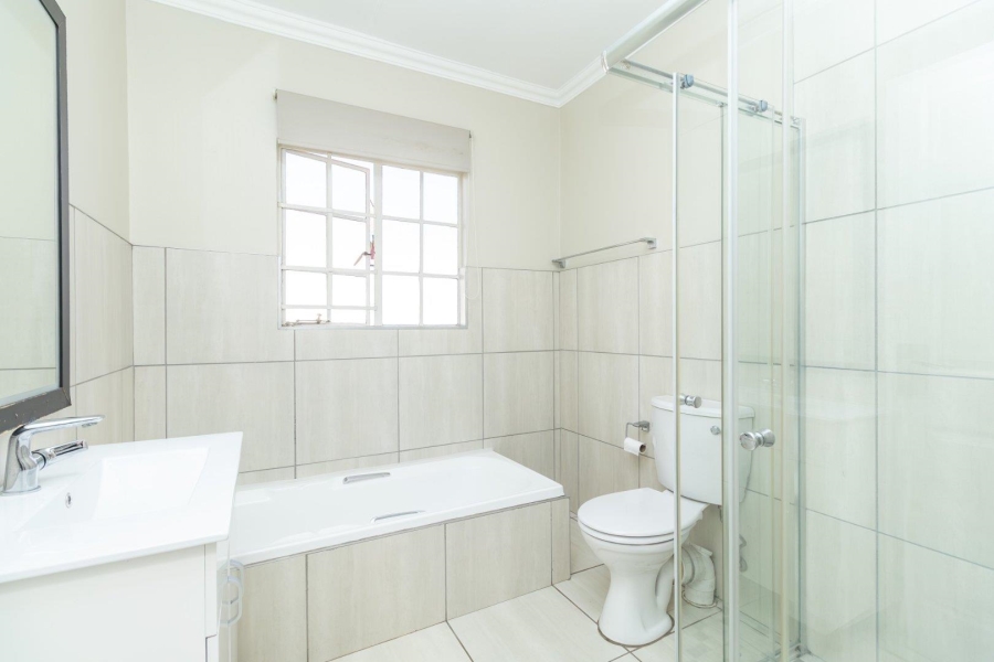 3 Bedroom Property for Sale in Bromhof Gauteng