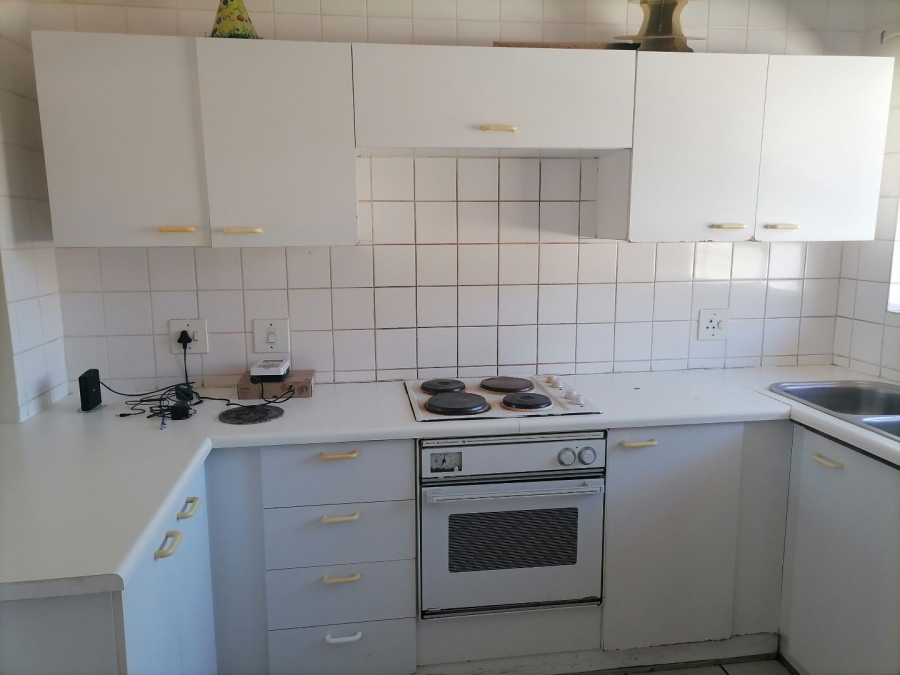 To Let 2 Bedroom Property for Rent in Buccleuch Gauteng