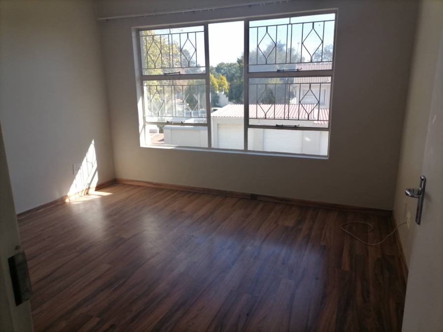 To Let 2 Bedroom Property for Rent in Buccleuch Gauteng