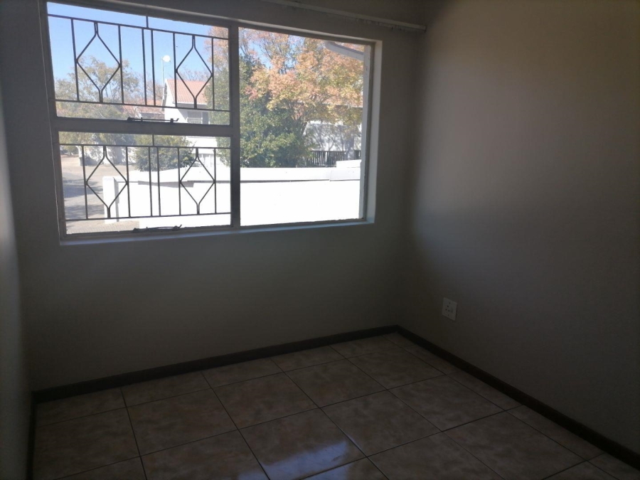 To Let 2 Bedroom Property for Rent in Buccleuch Gauteng