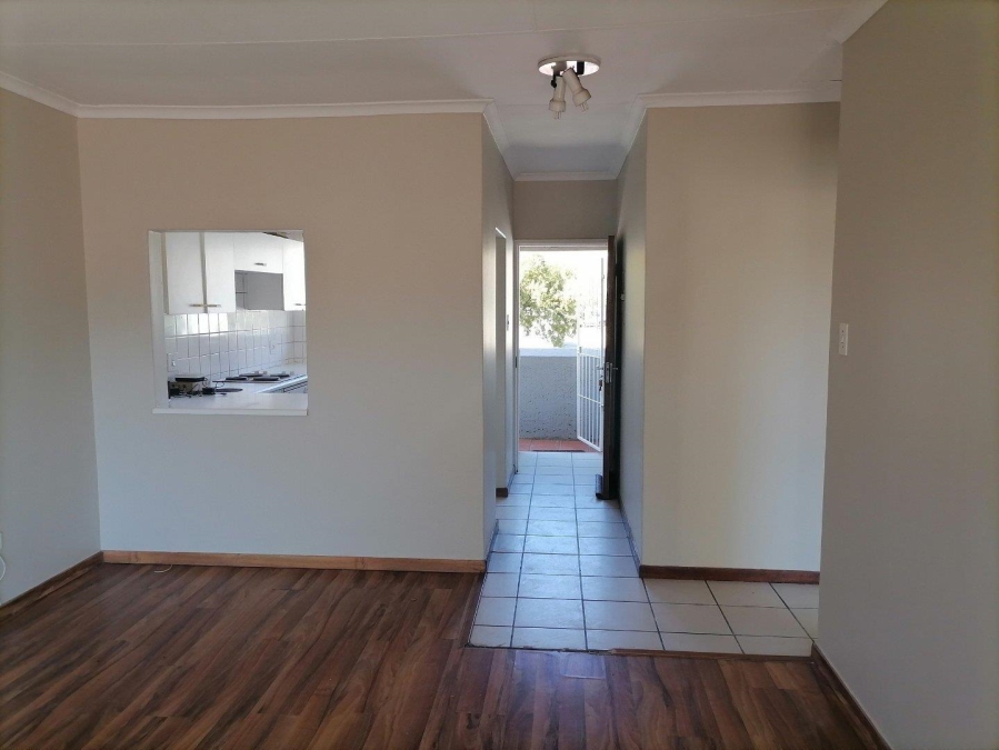 To Let 2 Bedroom Property for Rent in Buccleuch Gauteng