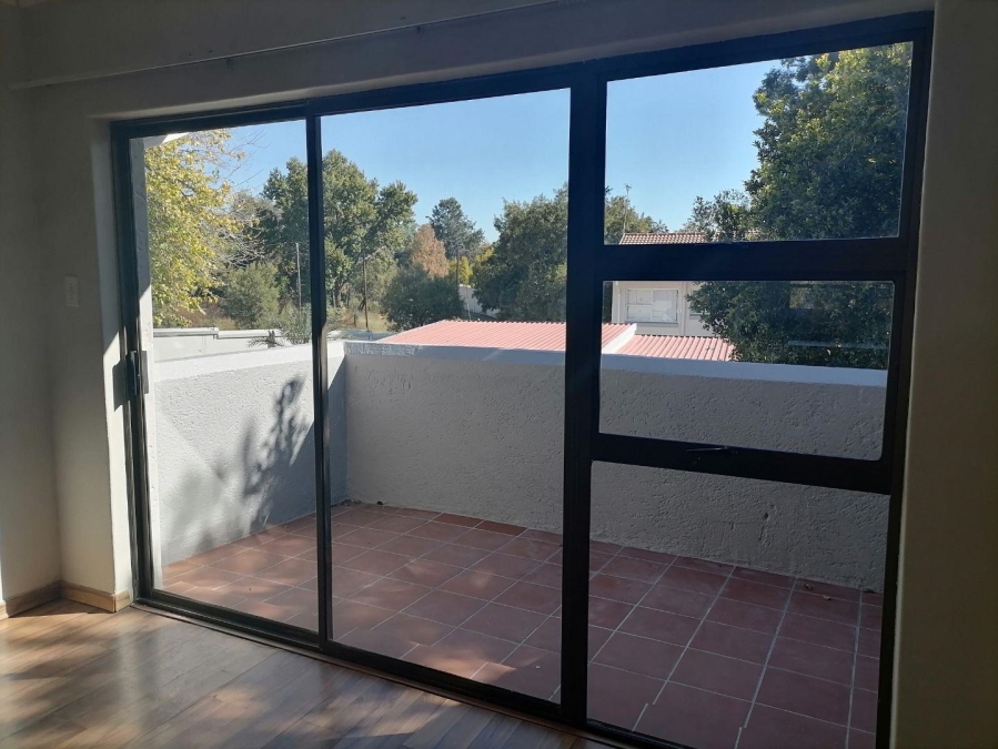 To Let 2 Bedroom Property for Rent in Buccleuch Gauteng