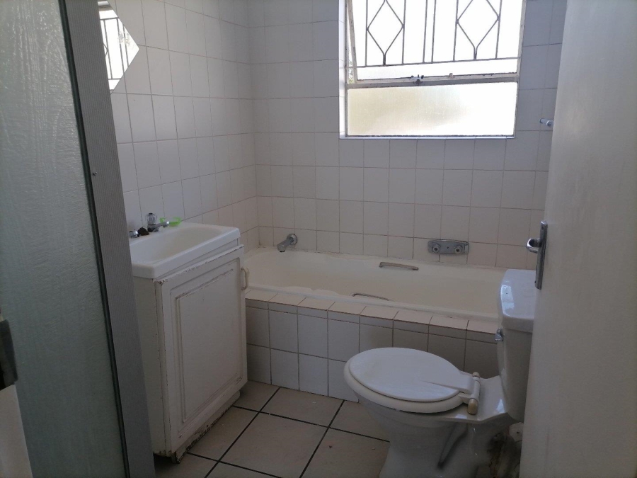 To Let 2 Bedroom Property for Rent in Buccleuch Gauteng