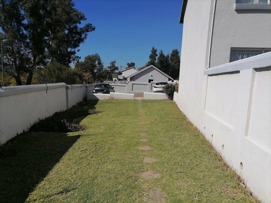 To Let 2 Bedroom Property for Rent in Buccleuch Gauteng