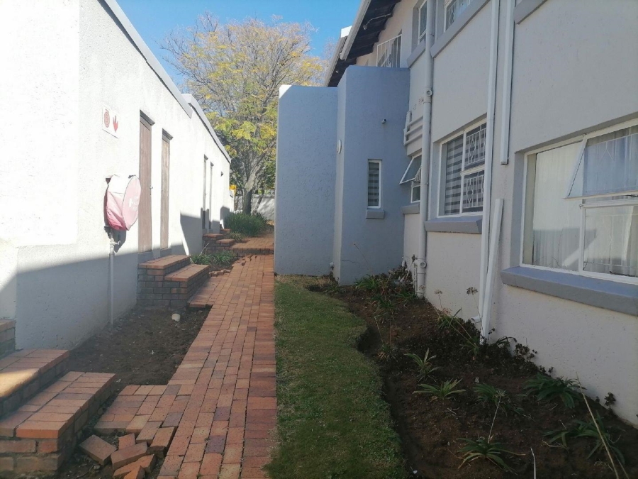 To Let 2 Bedroom Property for Rent in Buccleuch Gauteng