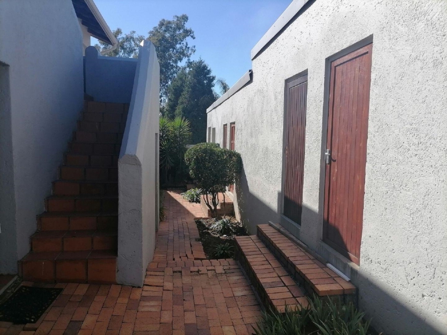 To Let 2 Bedroom Property for Rent in Buccleuch Gauteng