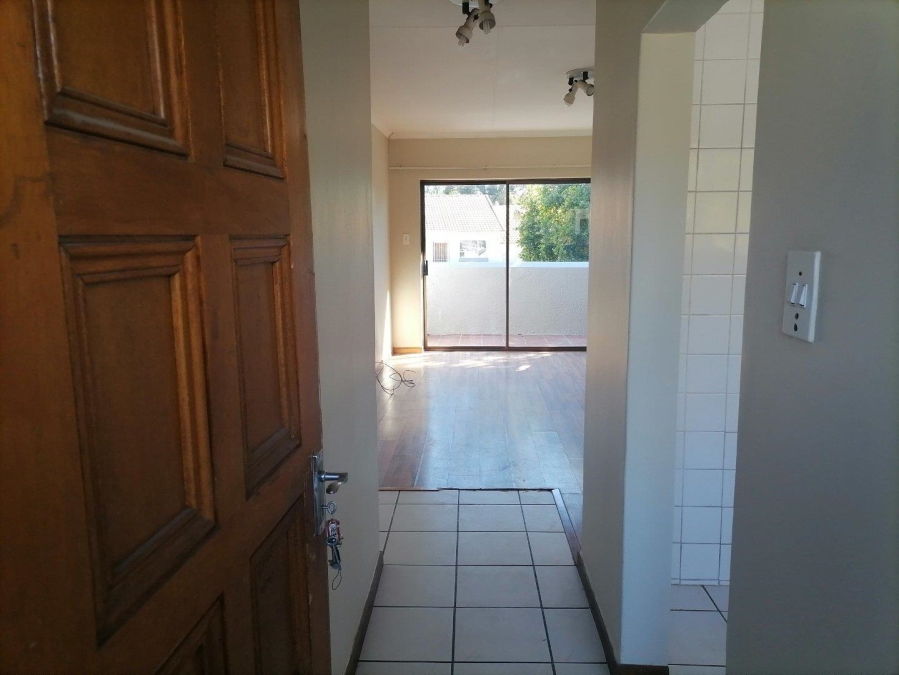 To Let 2 Bedroom Property for Rent in Buccleuch Gauteng