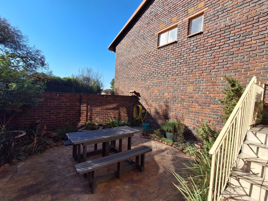 3 Bedroom Property for Sale in Brackenhurst Gauteng