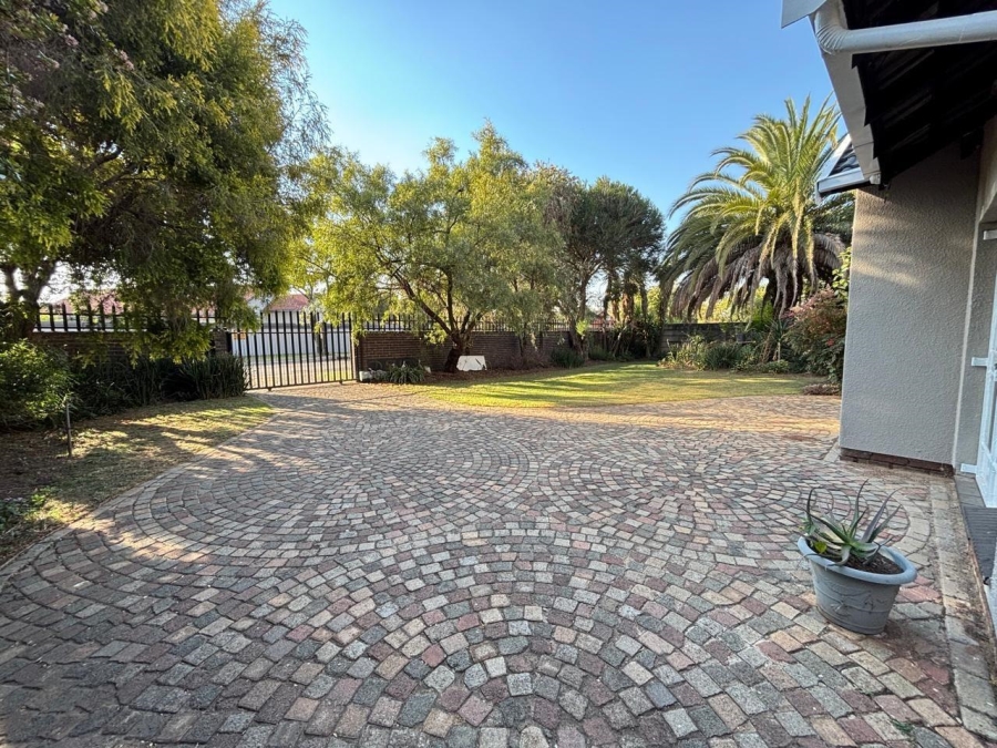 4 Bedroom Property for Sale in Mayberry Park Gauteng