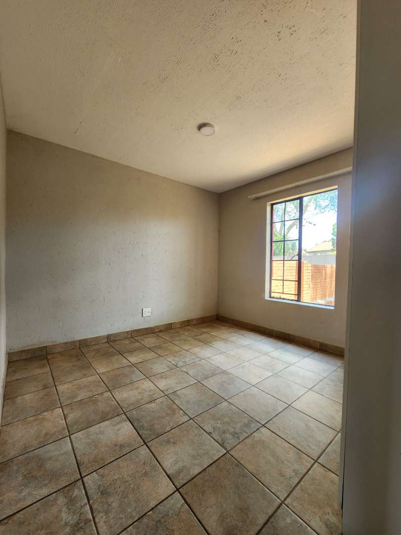 To Let 2 Bedroom Property for Rent in Annlin Gauteng