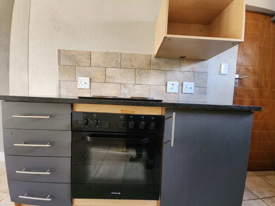 To Let 2 Bedroom Property for Rent in Annlin Gauteng