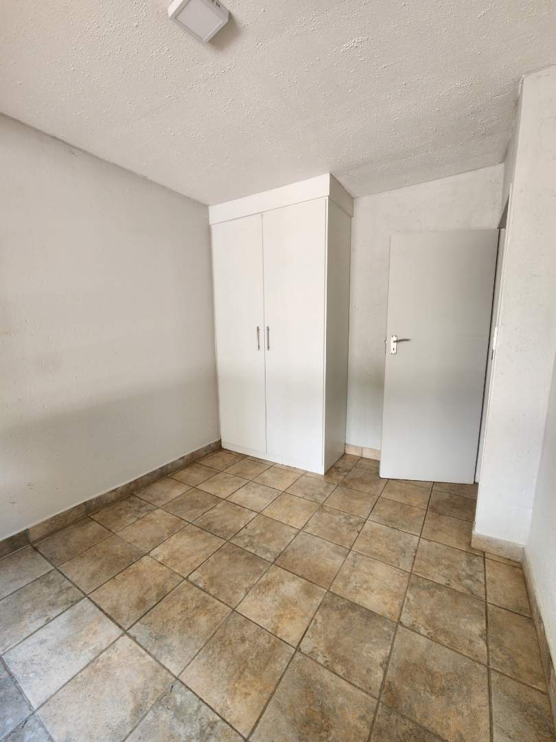 To Let 2 Bedroom Property for Rent in Annlin Gauteng