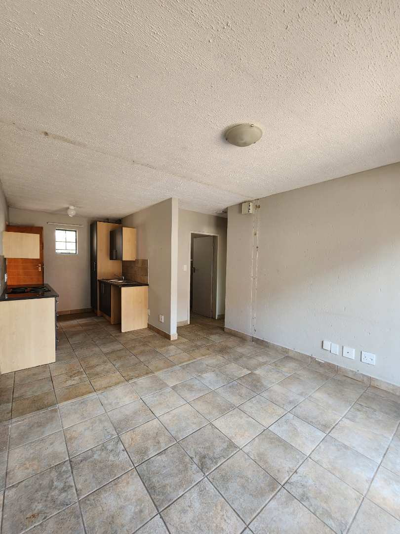 To Let 2 Bedroom Property for Rent in Annlin Gauteng