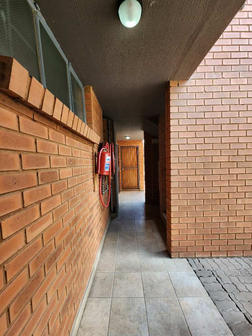 To Let 2 Bedroom Property for Rent in Annlin Gauteng