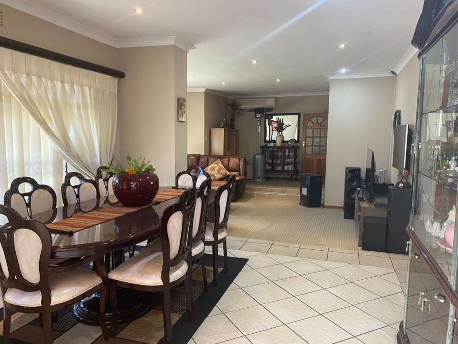 5 Bedroom Property for Sale in Beyerspark Gauteng