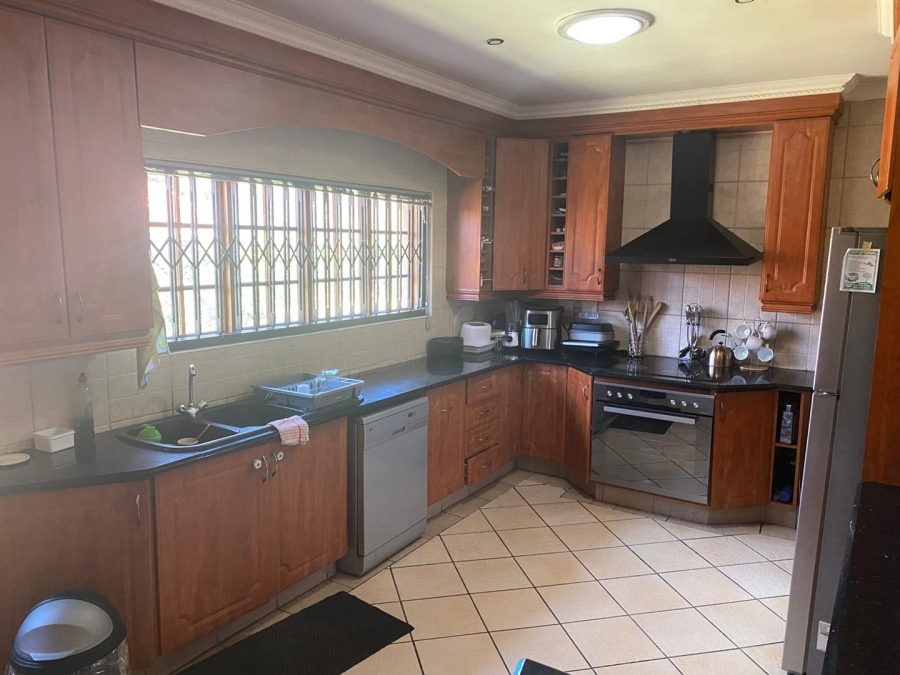 5 Bedroom Property for Sale in Beyerspark Gauteng