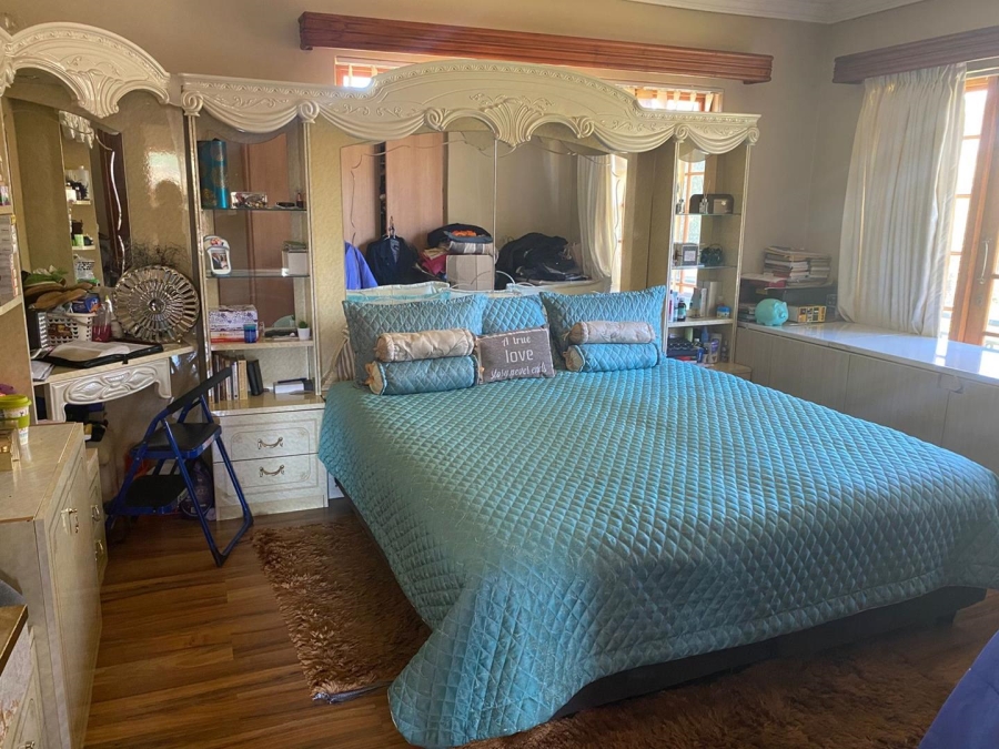 5 Bedroom Property for Sale in Beyerspark Gauteng
